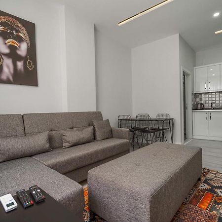 Appartamento Charming And Central Flat Near Beach In Muratpasa Antalia Esterno foto